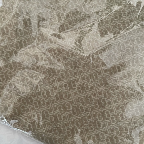 New Tory Burch scarf 🥳 - Picture 6 of 8